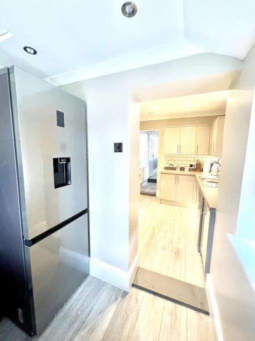 Spacious Modern Victorian House In Rochester Wainscot 외부 사진
