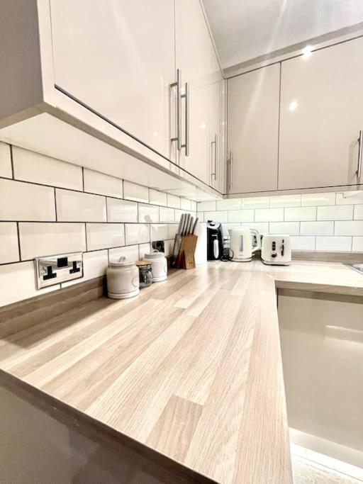Spacious Modern Victorian House In Rochester Wainscot 외부 사진